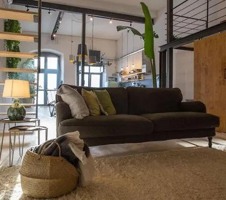 Apartment Industrial Loft In Front Of Santa Apolonia