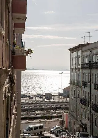 Industrial Loft In Front Of Santa Apolonia Apartment *