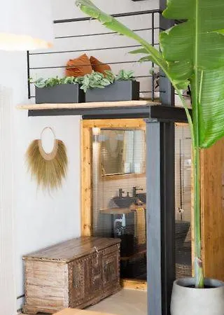 Industrial Loft In Front Of Santa Apolonia *